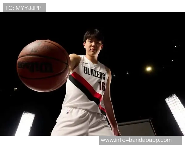 比卢普斯耐心指导杨瀚森学习与成长并重的篮球之路