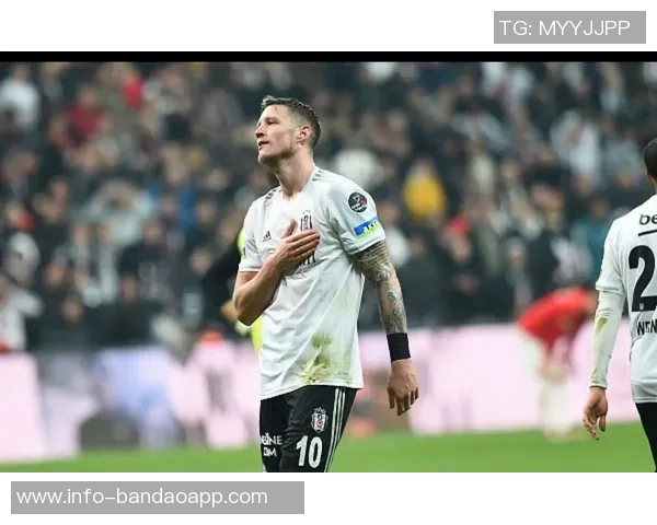 韦霍斯特因身体不适退出荷兰国家队训练营将接受进一步检查